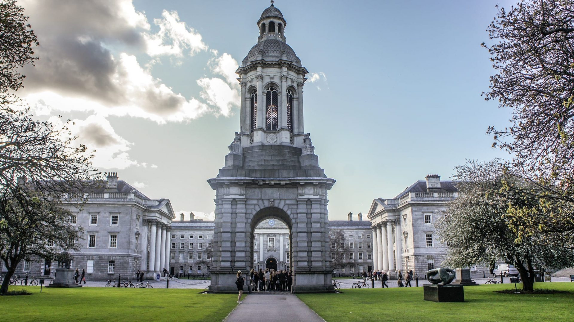 trinity college tourist visit