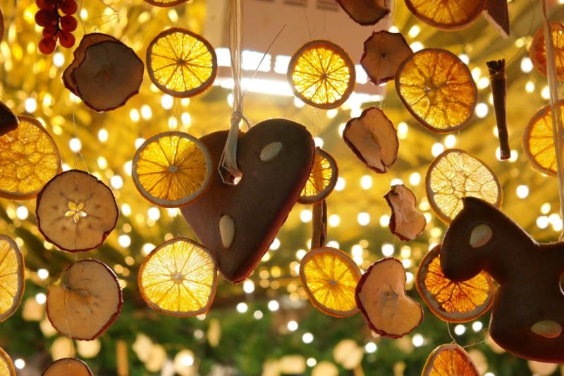 Lemon slices decor